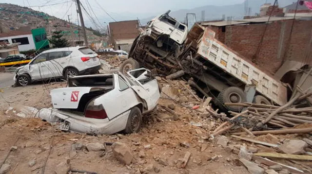 Pesada unidad provocó varios destrozos