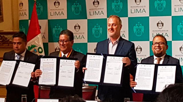 Firma de acuerdo en la Municipalidad de Lima