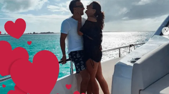 A través de una publicación en su cuenta oficial de Instagram, la presentadora se lució más enamorada que nunca