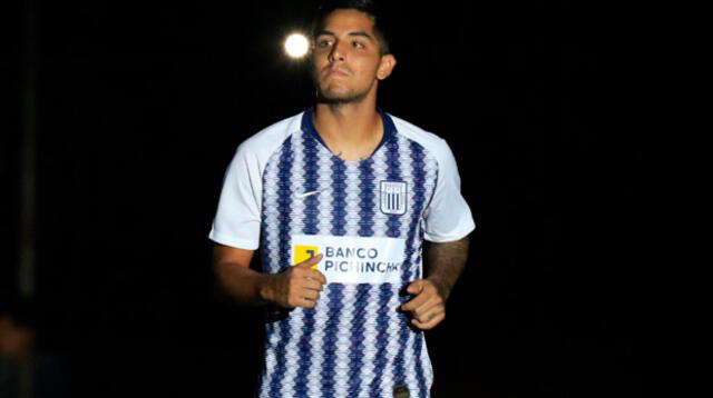 El lateral izquierdo Francisco Duclós se queda una temporada más en Alianza Lima