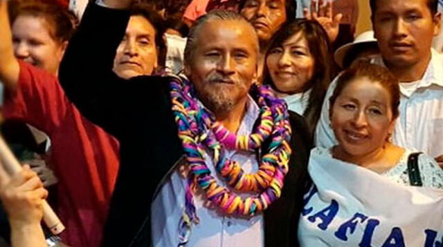 Raúl Machaca durante celebraciones por exitosa campaña