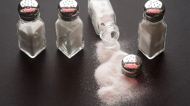El consumo de sal en exceso es dañino. 