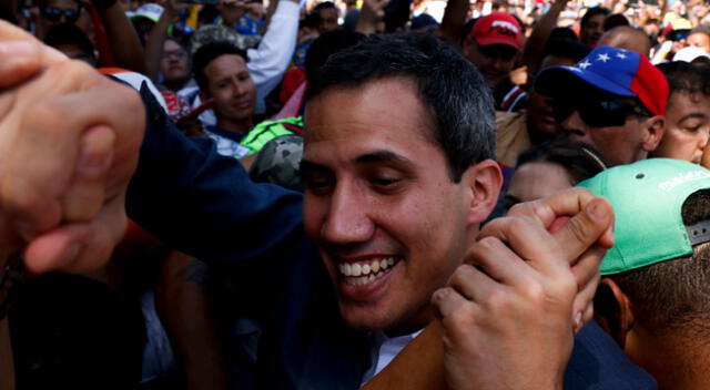 Simpatizantes del presidente Nicolás Maduro intentaron agredir a Juan Guaidó