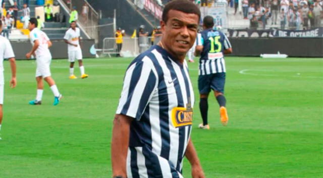 Teófilo Cubillas saluda al equipo de sus amores, Alianza Lima.