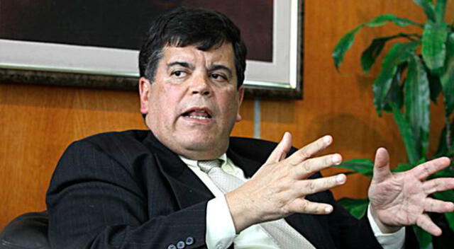 Carlos Paredes renunció a su cargo como presidente de Petroperú