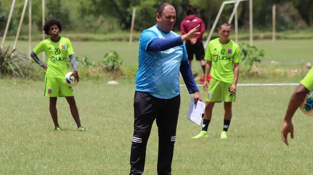 Ronny Revollar, dirige a Alianza Universidad desde la etapa en Copa Perú