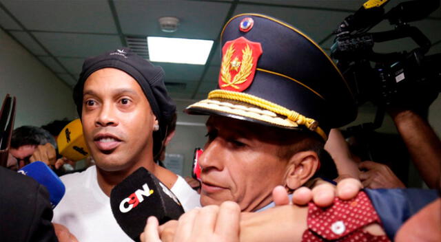 Paraguay ordena la detención de Ronaldinho