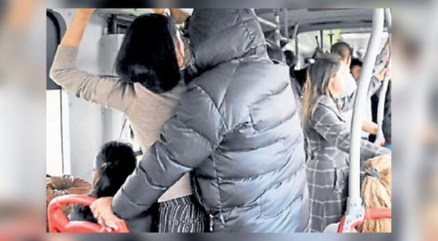 El acoso es frecuente en el transporte público