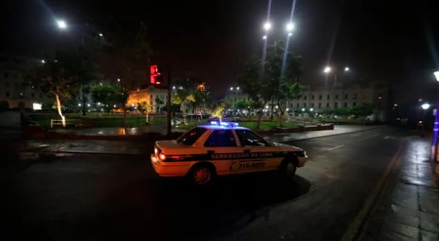 Los alrededores de la Plaza San Martín se mantienen desoladas. Foto Aldair Mejía