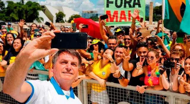 Jair Bolsonaro no respeta cuarentena y recibe muchas críticas.