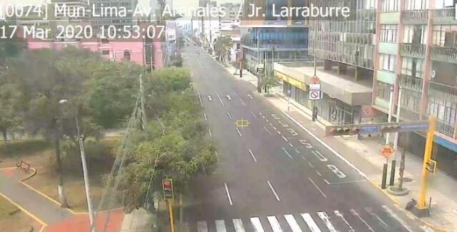 Avenida Arenales con jirón Larraburre.