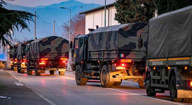 Camiones del ejército italiano.