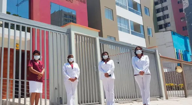 Miembros del Colegio de Obstetras del Perú.