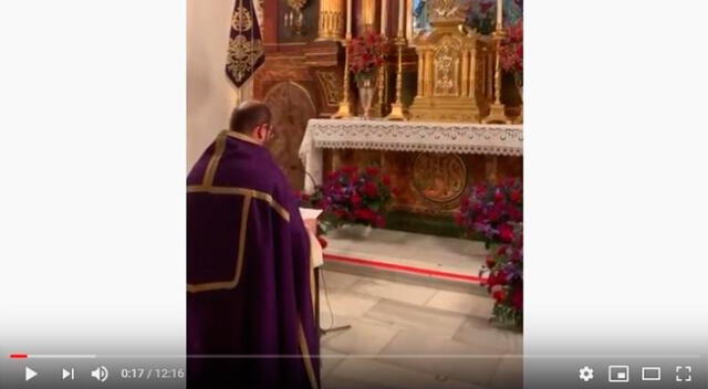Sacerdotes ofrecen misas en vivo desde las redes sociales