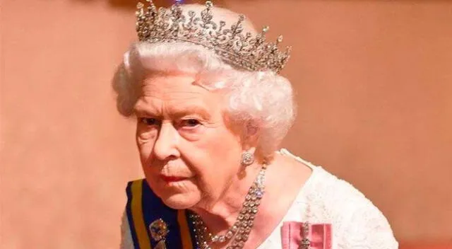 La reina Isabel II se reunió con el primer ministro Boris Johnson ante de que este se infectar con el COVID-19