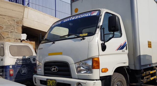 La Policía Nacional los capturó en flagrancia cuando asaltaban un camión repartidor de productos de embutidos.