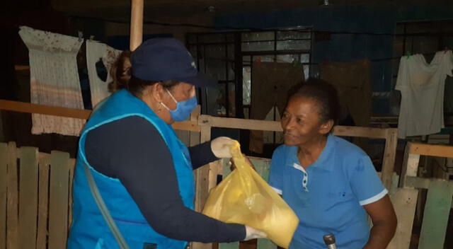 Más de 1500 bolsas de alimentos fueron entregados a las familias de Ventanilla.