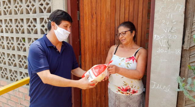 Reparten pollos gratis a las personas vulnerables en Independencia