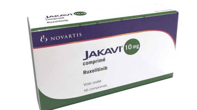 El fármaco ruxolitinib también es conocido como Jakavi.