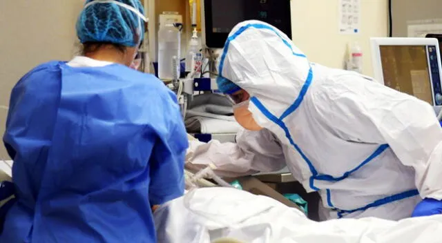 Los trabajadores de salud han optado por ocultar sus uniformes e identificaciones para no ser víctimas de maltrato.