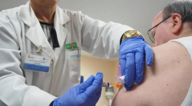 China se convierte en el primer país en crear una vacuna para el coronavirus.