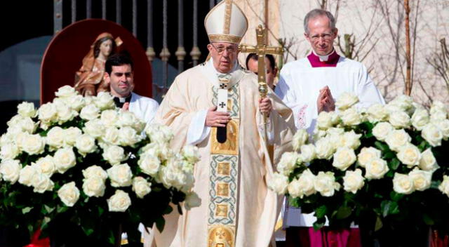Papa Francisco ofrece misa en el inicio de la Semana Santa
