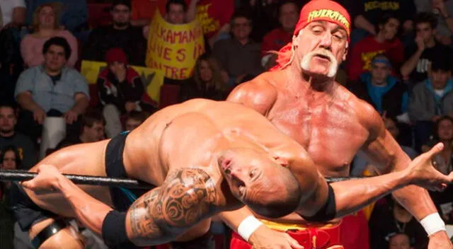 Hulk Hogan en pleno combate en la WWE, donde dejó un legado.
