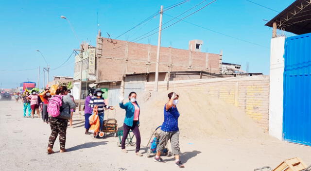 Mujeres en Villa El Salvador.