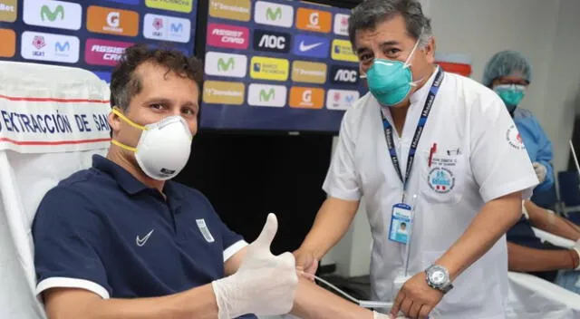 Leao Butrón, capitán de Alianza Lima, donó sangre para contribuir con el Minsa.