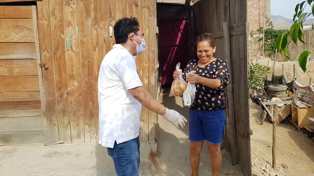 Empresario mostró acto solidario donando cantidades de pescado y panes a los vecinos más pobres de Cieneguilla