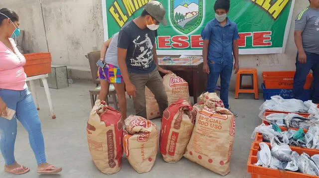 Empresario mostró acto solidario donando cantidades de pescado y panes a los vecinos más pobres de Cieneguilla