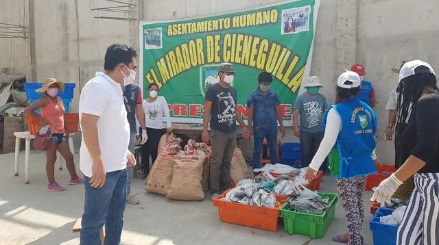 Empresario mostró acto solidario donando cantidades de pescado y panes a los vecinos más pobres de Cieneguilla