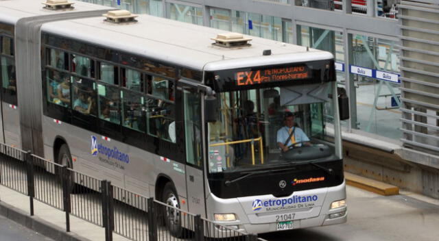Solo personas que trabajan  en servicios esenciales podrán abordar el transporte público.