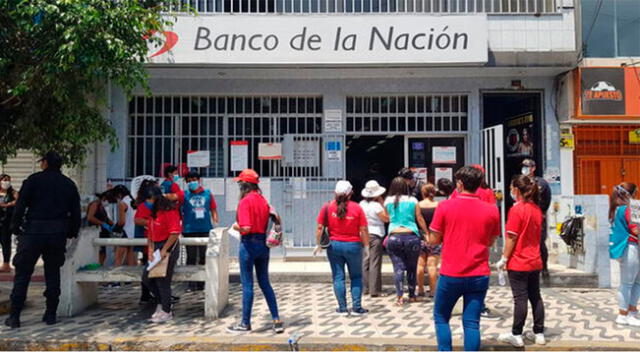 Largas colas en Banco de la Nación.