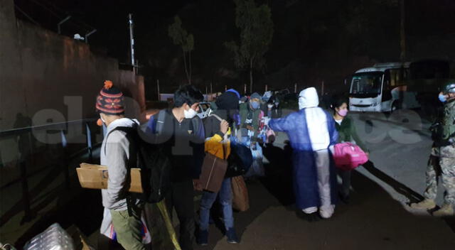 Esta mañana, alrededor de 700 personas marchaban por la Carretera Central hacia Huancavelica, Junín y Huánuco.