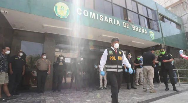 Al agente de la Policía Nacional del Perú lo separaron por protestar por mascarillas.