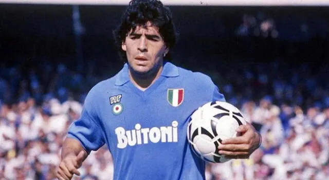 Se trata de la histórica camiseta de Diego Maradona usada en 1987.