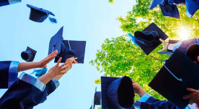 Los universitarios se graduaron de manera virtual.