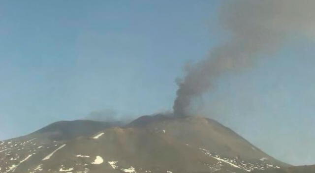 El volcán entró en erupción e inquietó a expertos.