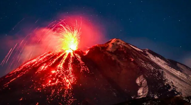 El volcán Etna se encuentra en estado activo.