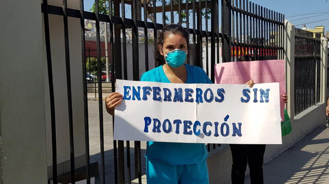 A este grupo de enfermeras del Hospital María Auxliadora les preocupa el hacinamiento de cadáveres.