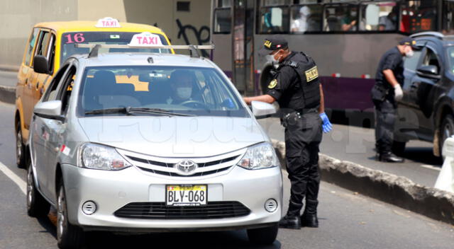 Los taxis cuya placa culmina en número impar pueden circular lunes, miércoles, viernes y domingo. Foto: Edgar Rivadeneyra