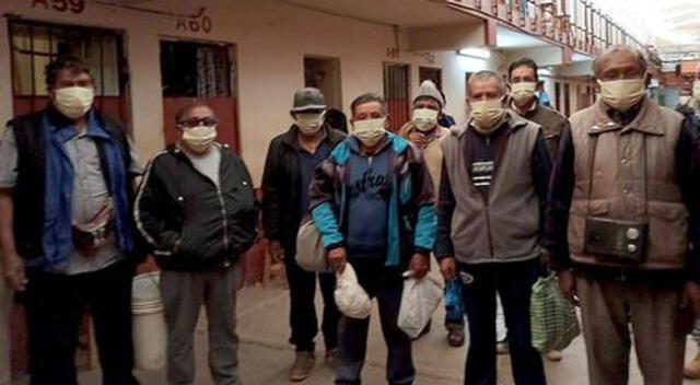 Fabrican mascaras en Penal de Cusco.