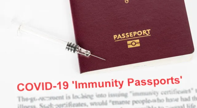  Médicos y científicos de todo el mundo se encuentran en contra del uso de los polémicos pasaportes de inmunidad.