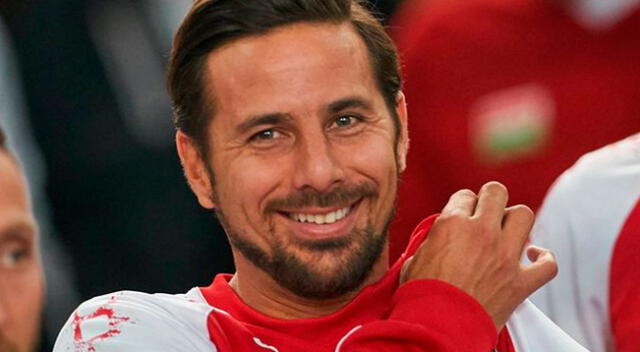 Claudio Pizarro le dijo no al poderoso Real Madrid.