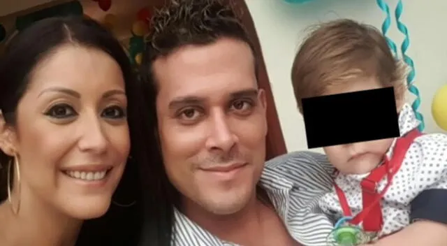 Los padres se mostraron emocionados por la atención que le presta su hijo a sus estudios.