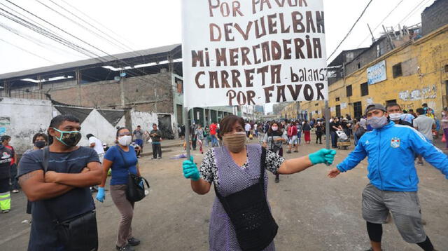 Comerciantes de La Paradita piden recuperar su mercadería que está decomisada.