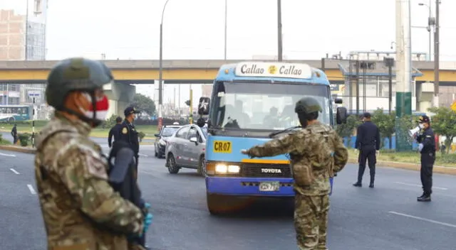 Fuerzas Armadas salió a las calles para poner orden.