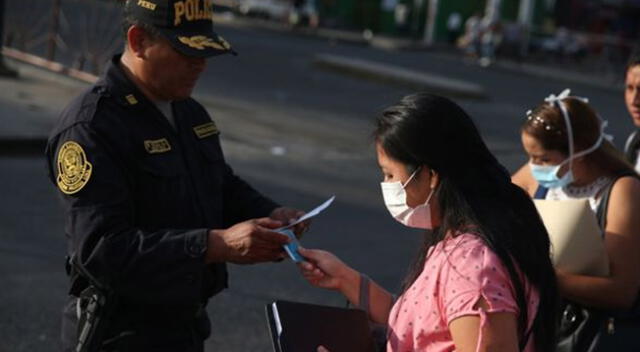 Más policías y militares saldrán a las calles para hacer respetar la cuarentena.