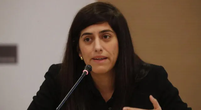 Ministra María Antonieta Alva se pronunció tras la aprobación de ley que suspende el cobro de peajes.
